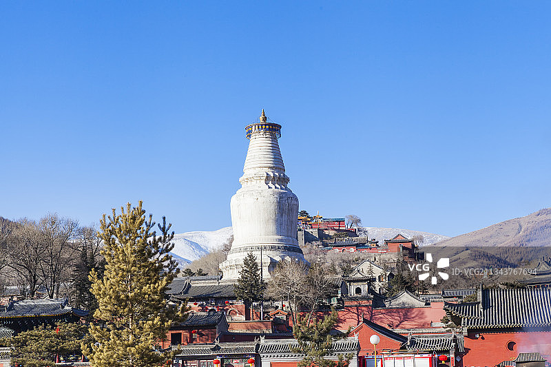 冬天五台山白塔特写图片素材