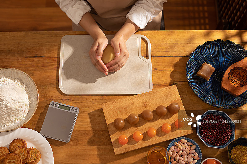 中秋节,烘培,月饼,人的手,揉面图片素材