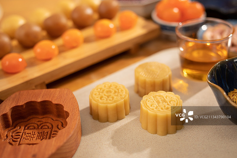 中秋节自制小月饼图片素材