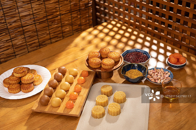 烘培月饼的丰富材料图片素材