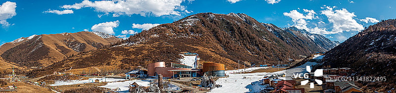 中国四川理县秋季的米亚罗鹧鸪山冰雪世界图片素材