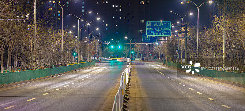 春节夜晚的居住区图片素材
