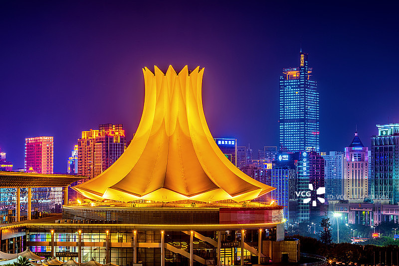 中国广西南宁国际会展中心夜景风光图片素材