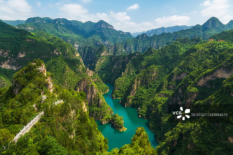 河南焦作修武县太行山脉云台山峰林峡景区夏季户外风光高视角图片素材