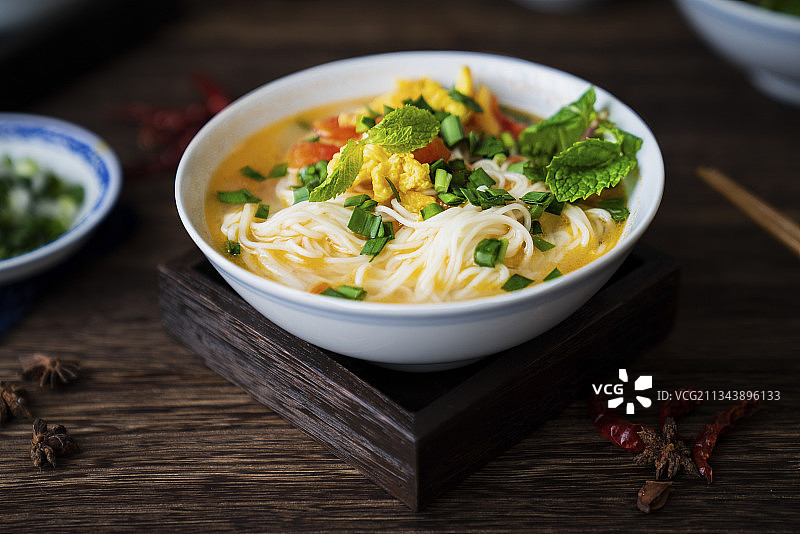 番茄鸡蛋面图片素材