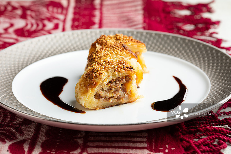 鹿肉馅饼卷图片素材