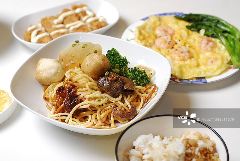 车仔面港式风味美食鱼丸粗面图片素材