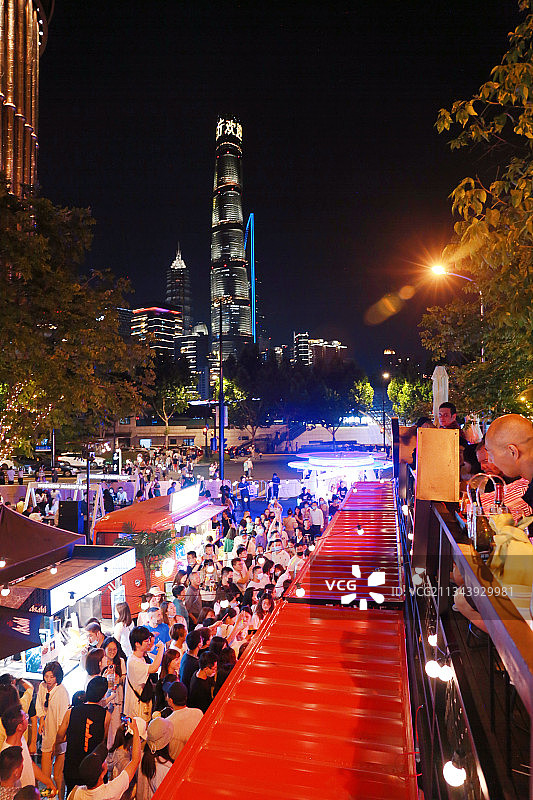 上海BFC外滩枫泾路夜市图片素材