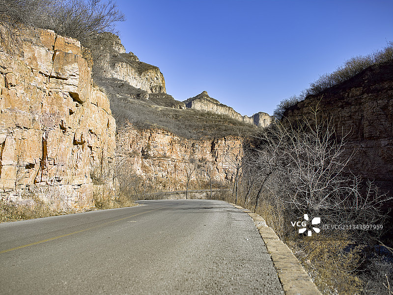 中国河北省平山县山区公路图片素材