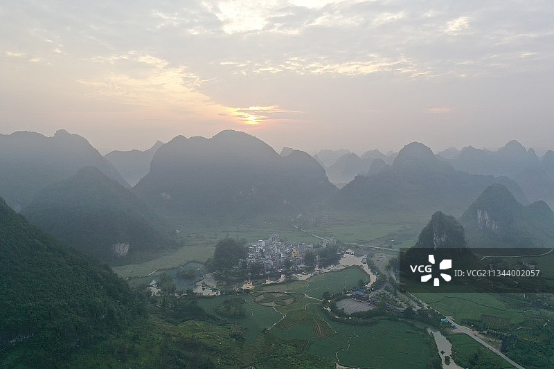 广西靖西：鹅泉晨曦图片素材