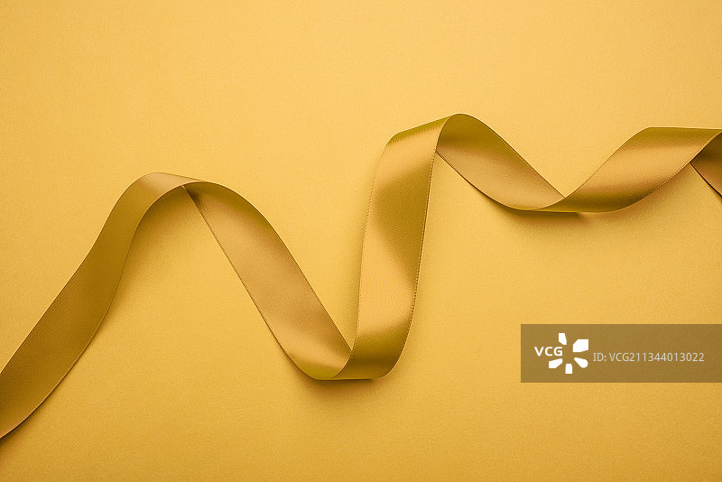 金色丝带节日海报背景图片素材