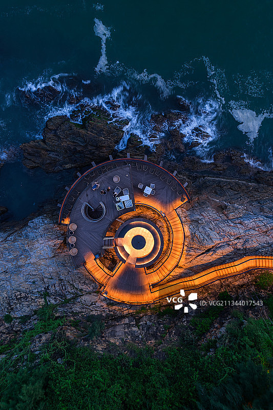 双月湾东山海礁石酒吧图片素材