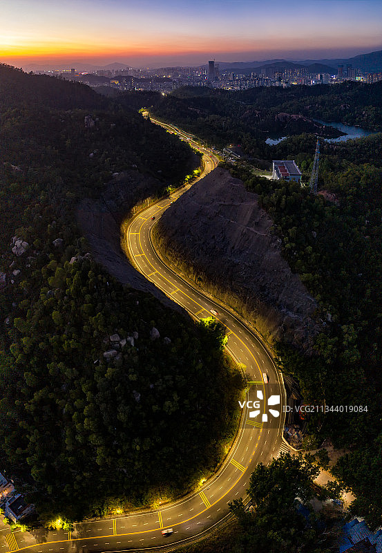 珠海市石景山水库吉柠路夜景航拍图片素材