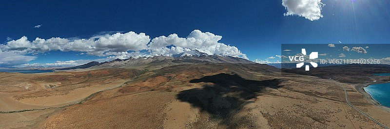 阿里地区圣湖玛旁雍措航拍图片素材