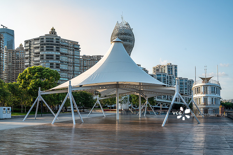 户外广场遮阳张力膜雨棚和钢架结构拉膜图片素材