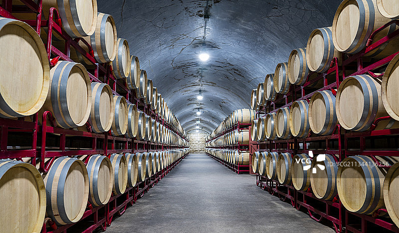 山东省烟台市酒文化博物馆葡萄酒酒窖室内空间图片素材
