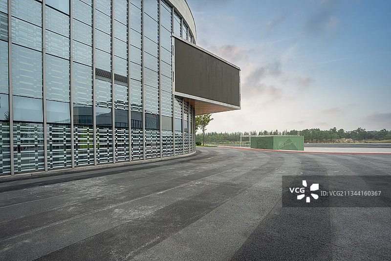 现代建筑和道路图片素材