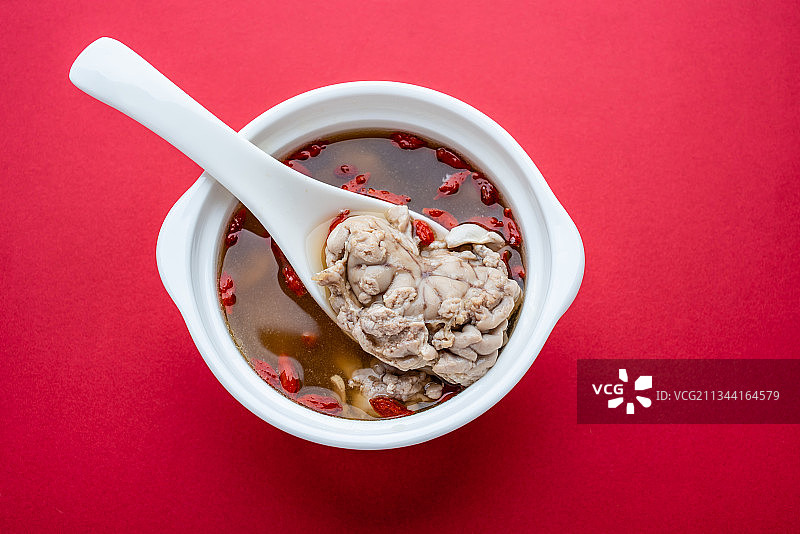 滋补炖汤枸杞炖羊脑图片素材