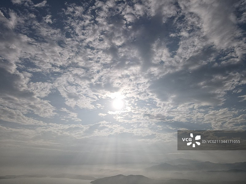 日出东升，丁达尔光线图片素材