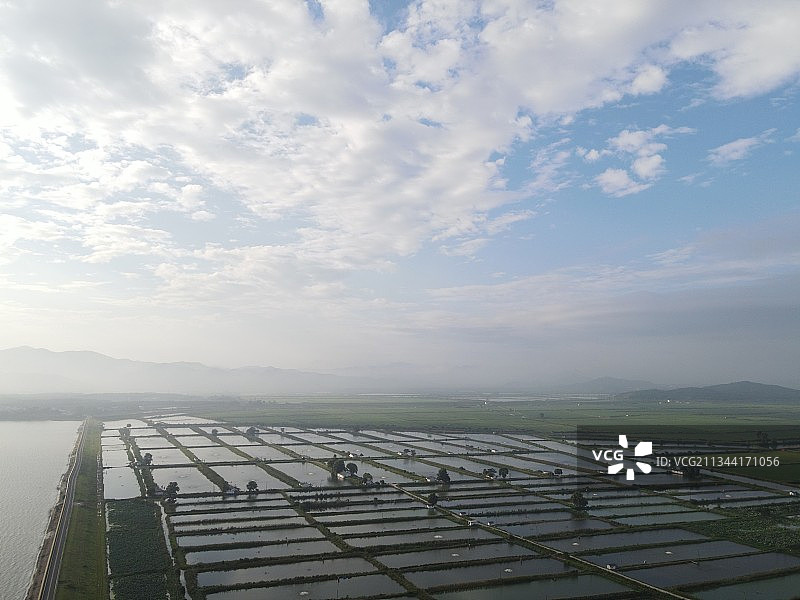 日出东升，丁达尔光线图片素材