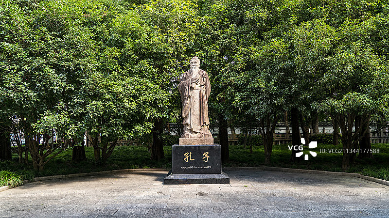 嘉定孔庙孔夫子塑像图片素材