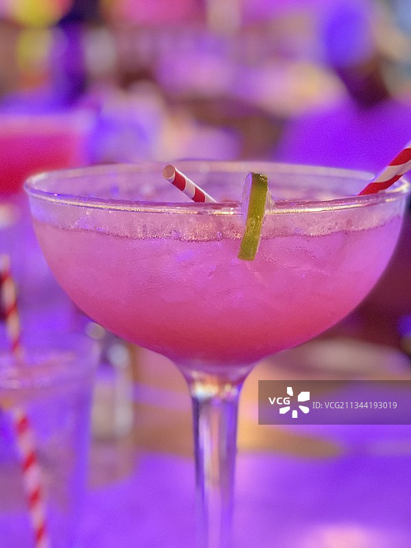 美国佛罗里达州：桌上饮品特写图片素材
