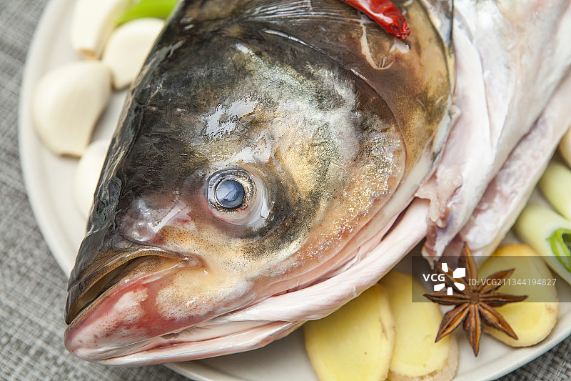 美食静物淡水鱼头特写图片素材