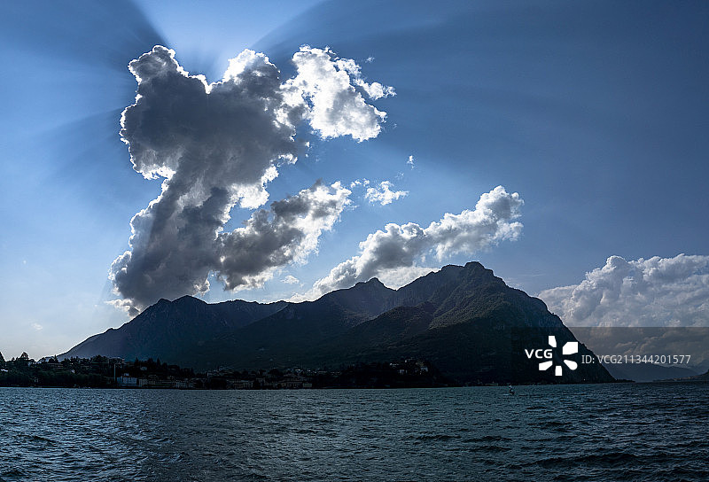 意大利莱科海天山景图片素材
