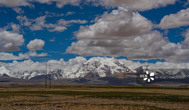 雪山湖泊，岗仁波齐，珠穆朗玛峰图片素材