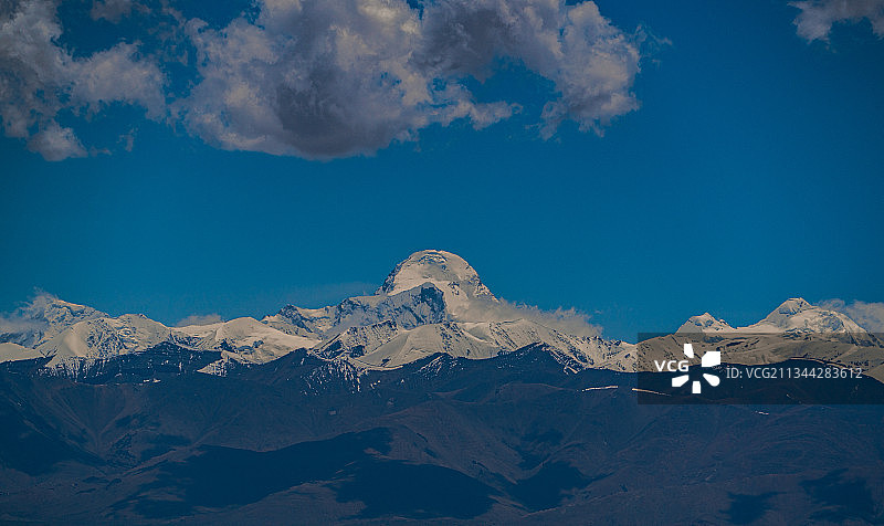 雪山湖泊，岗仁波齐，珠穆朗玛峰图片素材