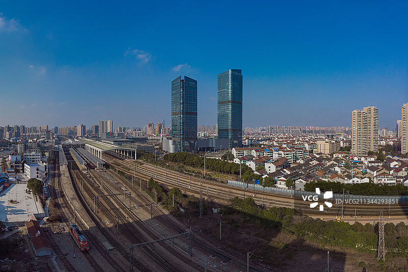 江苏省常州市天宁区常州火车站的冬日航拍全景图片素材