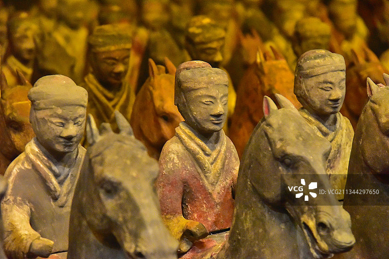 陕西咸阳文庙西汉兵马俑馆“西汉三千彩绘兵马俑”图片素材