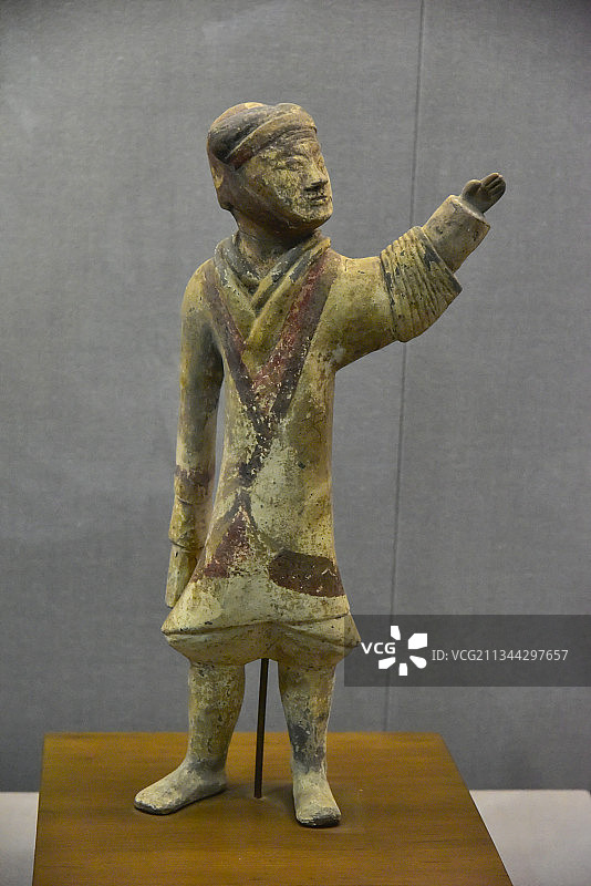 陕西咸阳文庙西汉兵马俑馆“西汉三千彩绘兵马俑”图片素材