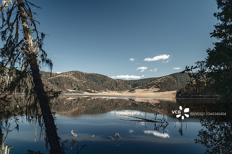 亚洲中国云南省迪庆香格里拉普达措国家森林公园碧塔海日景图片素材