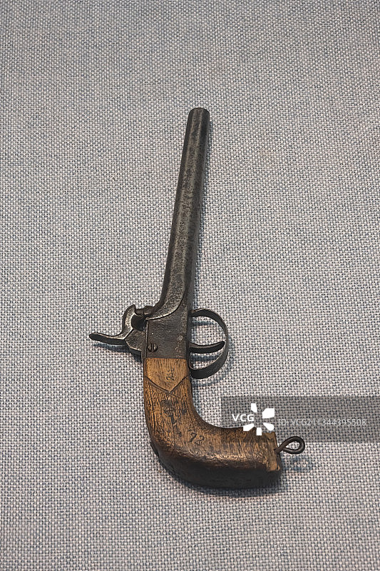 中国共产党，革命文物，红军和解放军用过的手枪，浙江省博物馆图片素材