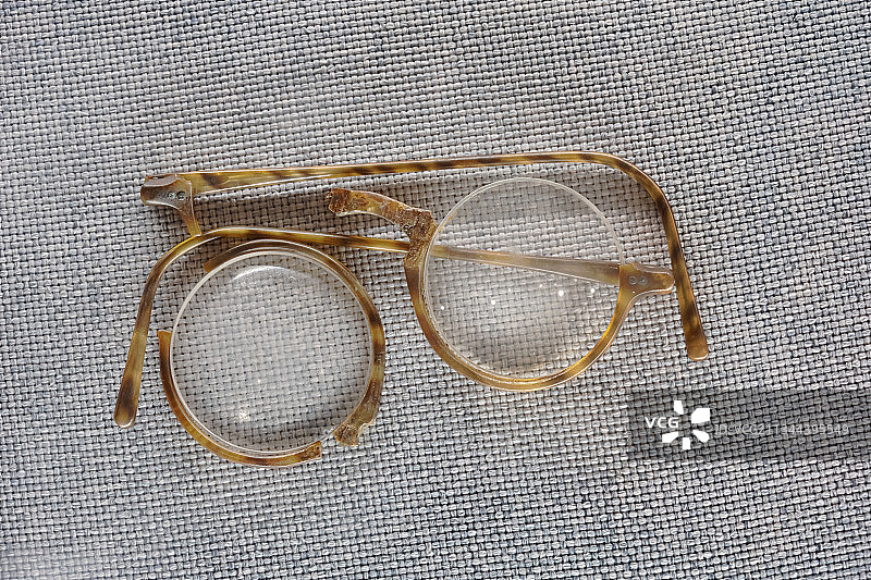 中国共产党，革命文物，民国，共产党员用过的眼镜，浙江省博物馆图片素材