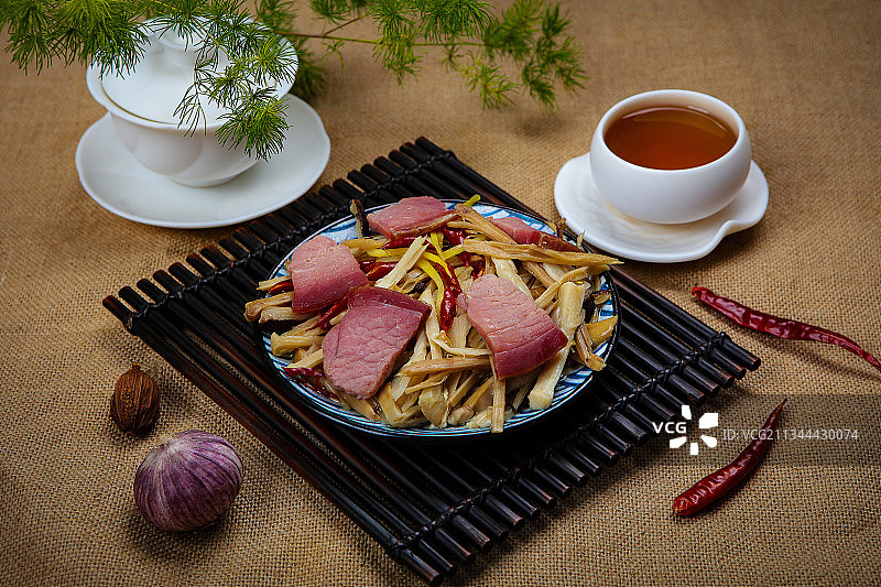 火腿蒸鸡枞图片素材