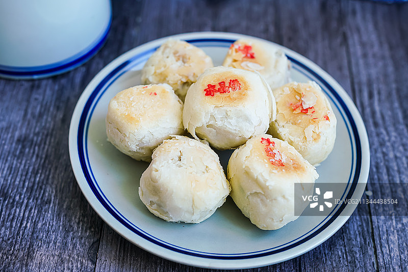 陕西特产美食水晶饼老字号德懋恭图片素材