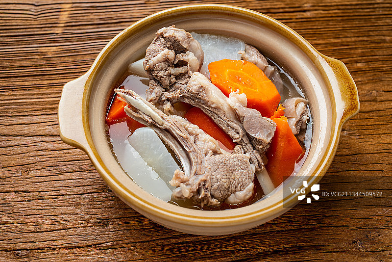 秋冬滋补汤胡萝卜羊骨汤图片素材
