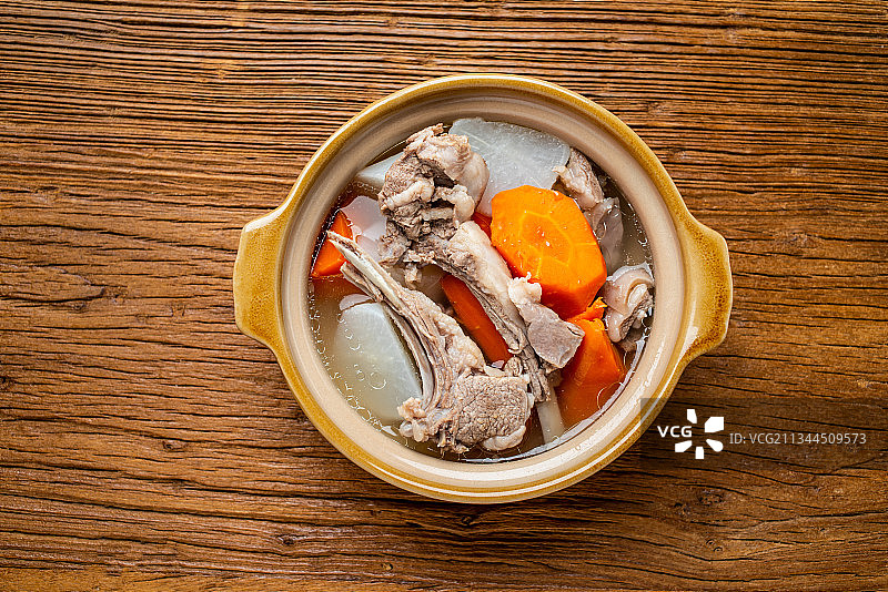 秋冬滋补汤胡萝卜羊骨汤图片素材