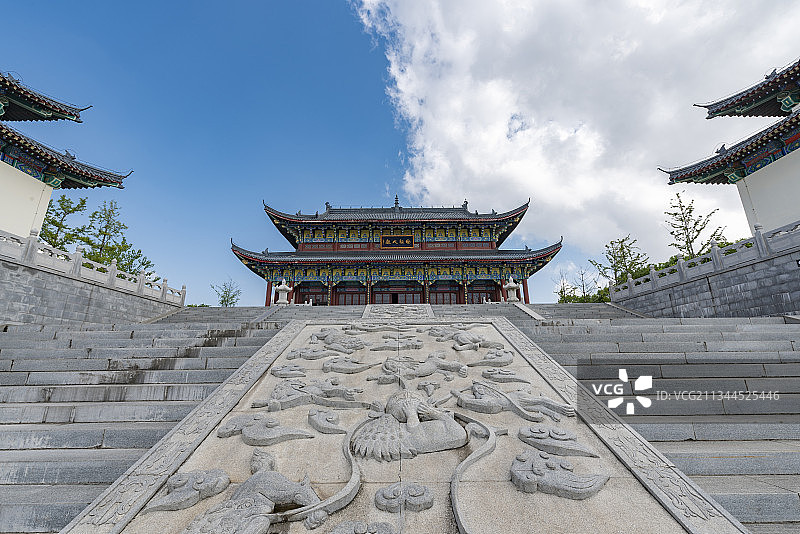 湖北麻城市孝感乡移民文化公园祭祀大殿全景图片素材