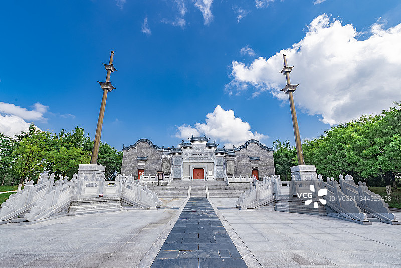 湖北麻城市孝感乡移民文化公园移民文化陈列馆福寿斗旗坊全景图片素材