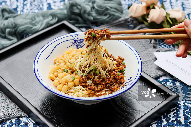 豌杂小面图片素材