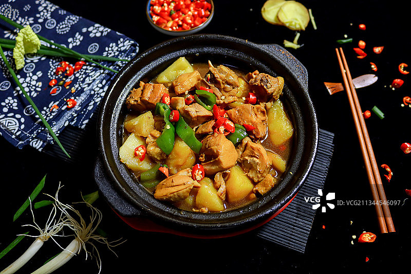 砂锅黄焖鸡图片素材