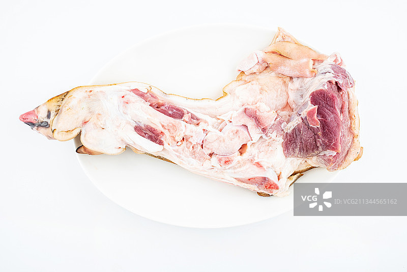 白背景上的新鲜猪脚图片素材
