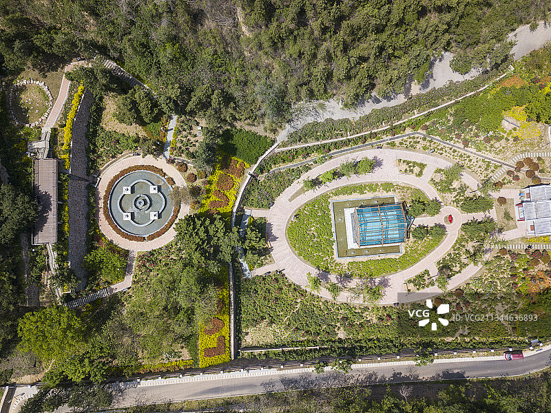 河南省郑州：郑州黄河文化公园玫瑰谷夏天户外风光航拍图片素材