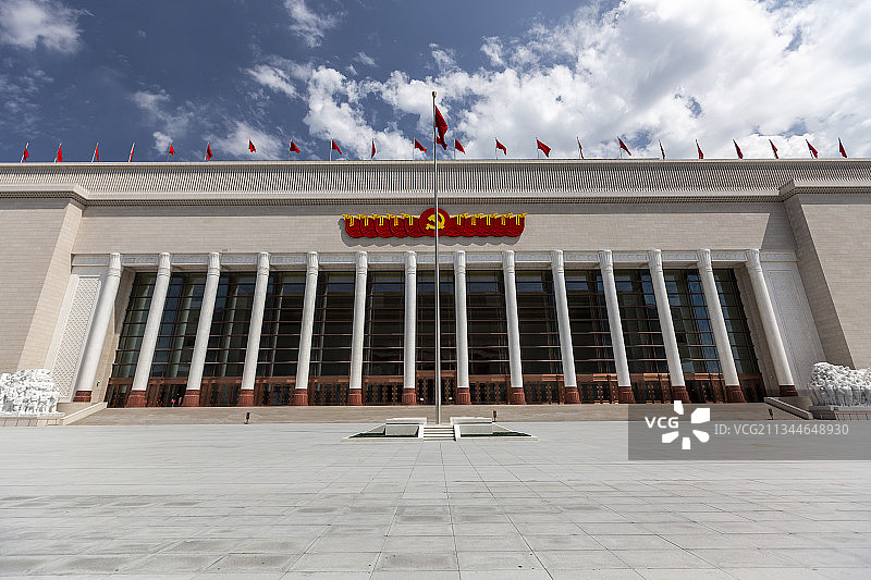 蓝天白云下的中国共产党历史展览馆图片素材