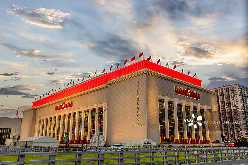 中国共产党历史展览馆夜景图片素材