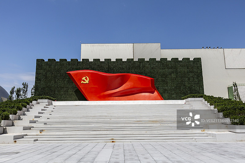 中国共产党历史展览馆大型党旗雕塑《旗帜》（旗帜就是方向力量）图片素材