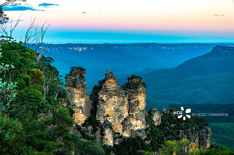 蓝山黄昏时 Blue Mountains at dusk图片素材